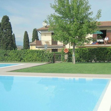Enticing Holiday Home In Lazise With Swimming Pool Ngoại thất bức ảnh