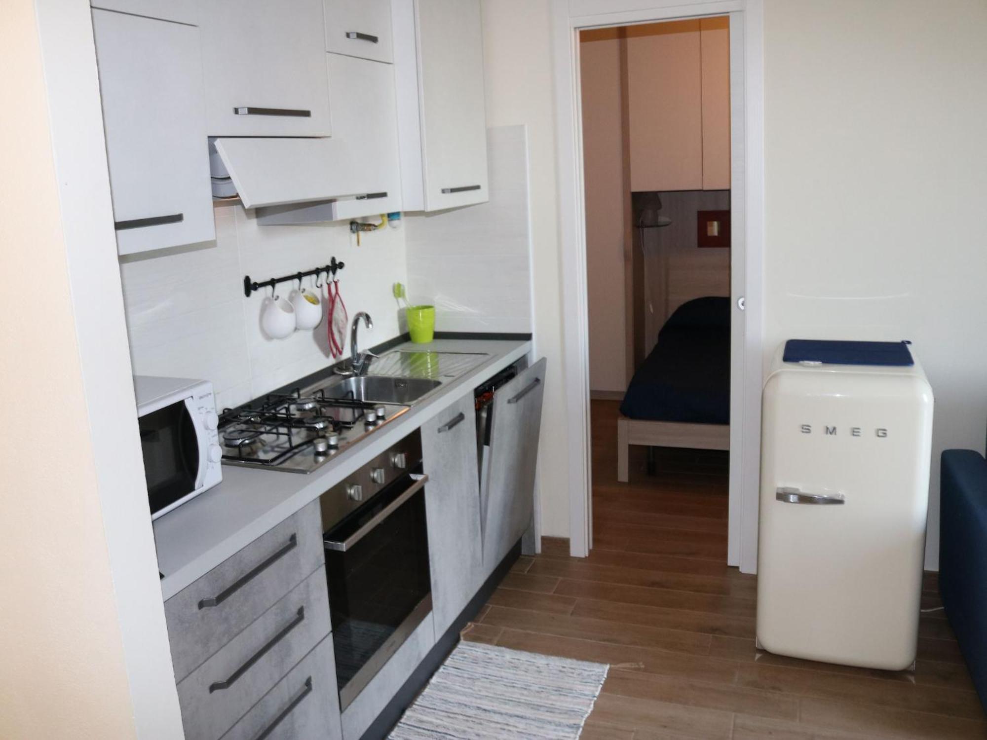 Enticing Holiday Home In Lazise With Swimming Pool Ngoại thất bức ảnh