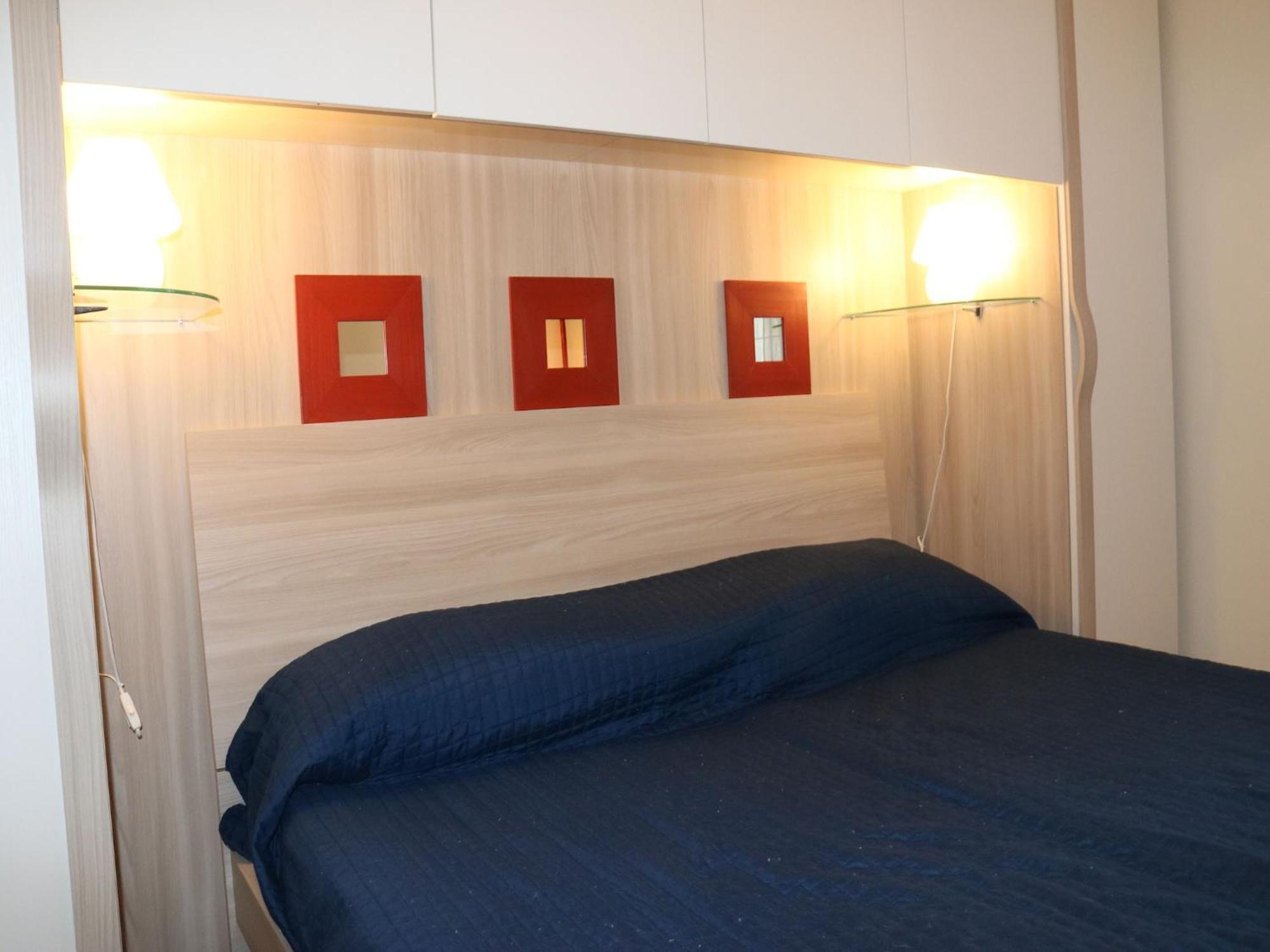 Enticing Holiday Home In Lazise With Swimming Pool Ngoại thất bức ảnh