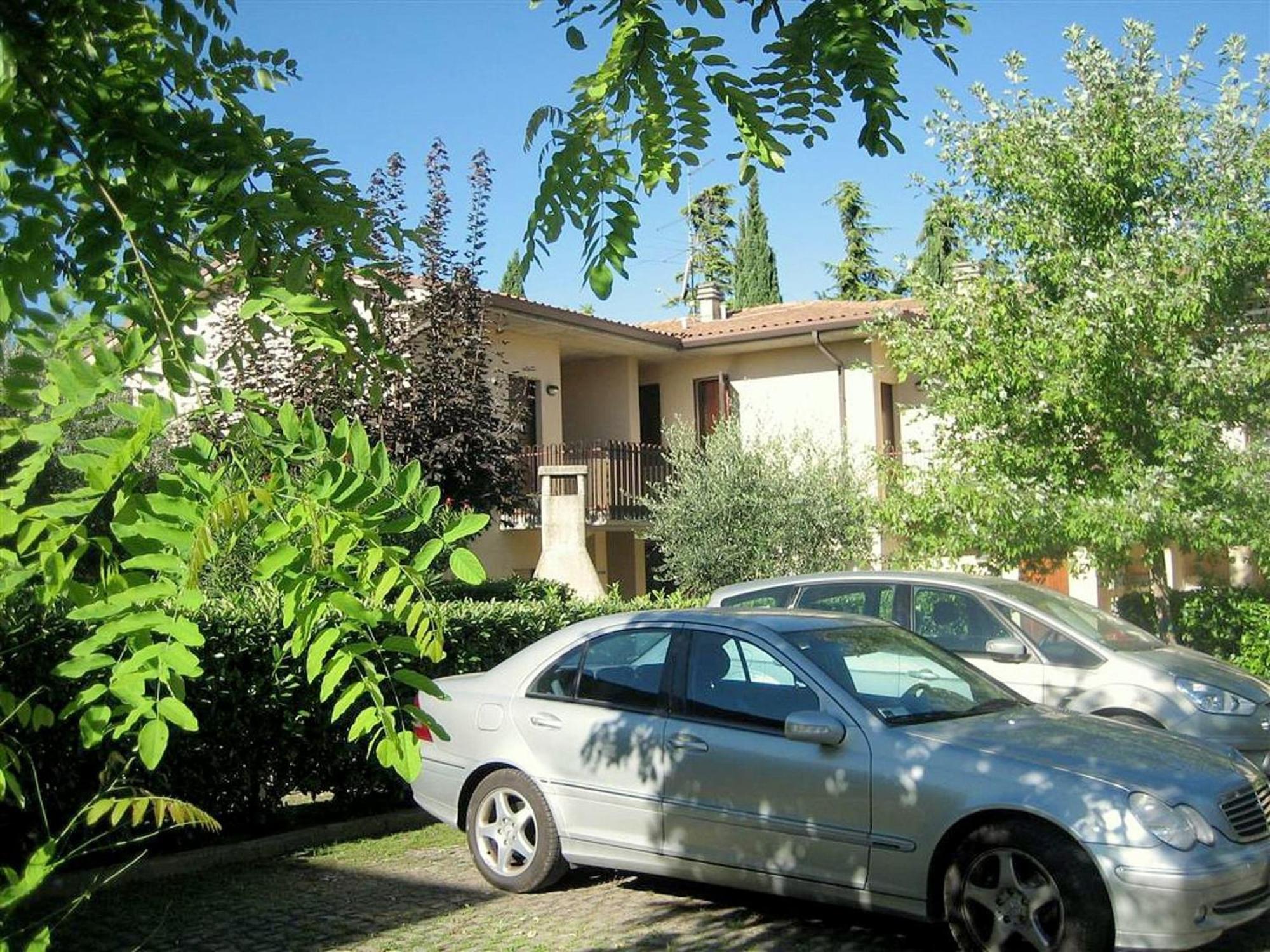 Enticing Holiday Home In Lazise With Swimming Pool Ngoại thất bức ảnh