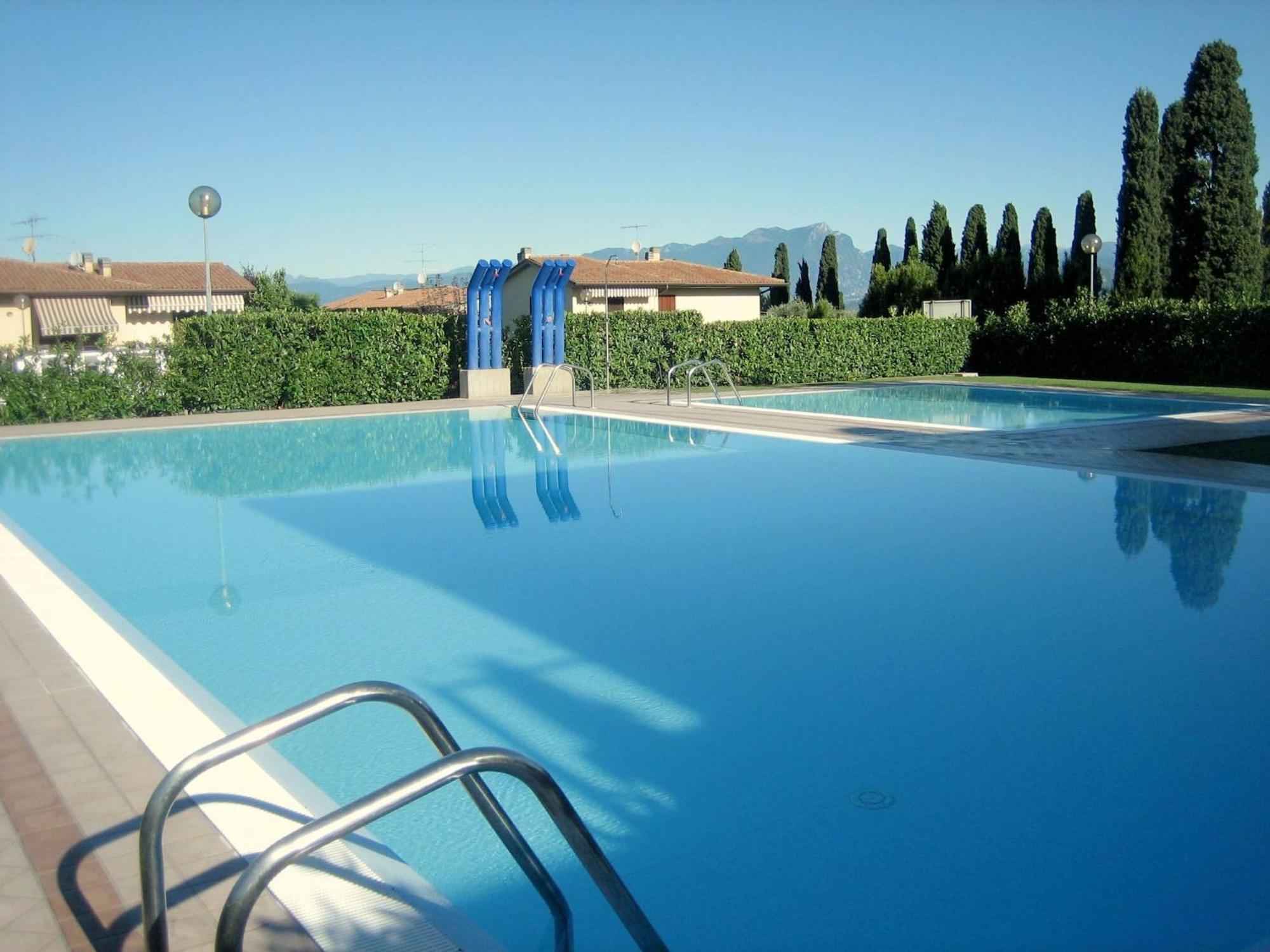 Enticing Holiday Home In Lazise With Swimming Pool Ngoại thất bức ảnh